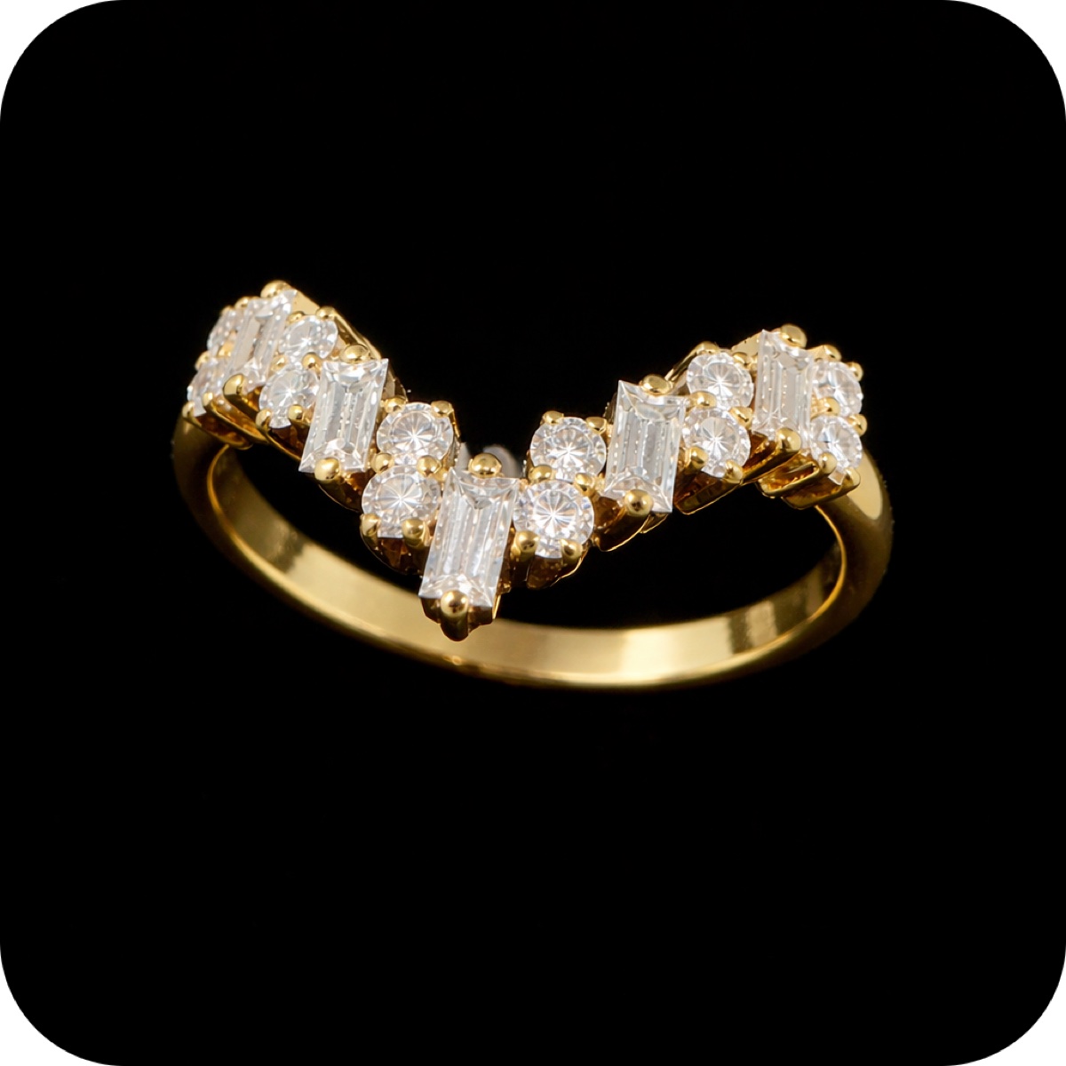 Anillo de diamantes corte baguette en oro amarillo 14K